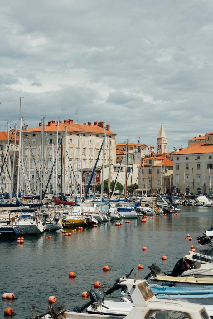 Vreme med zimskimi počitnicami dež sonce in sneg na višjih legah